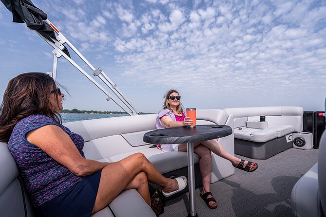 Private 2-hour Sunset Cruise on Lake St Clair and Detroit River - Inclusions and Amenities