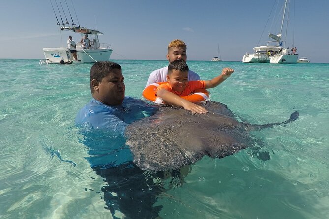 Private Boat Tour in Cayman Islands - Stingray City Adventure