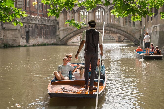 Private | Cambridge Uni Walking Tour & Punting Tour Led By Alumni - Included