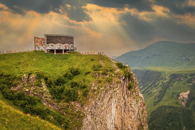 Private Day Tour to Kazbegi and Gudauri - Kazbegi Exploration