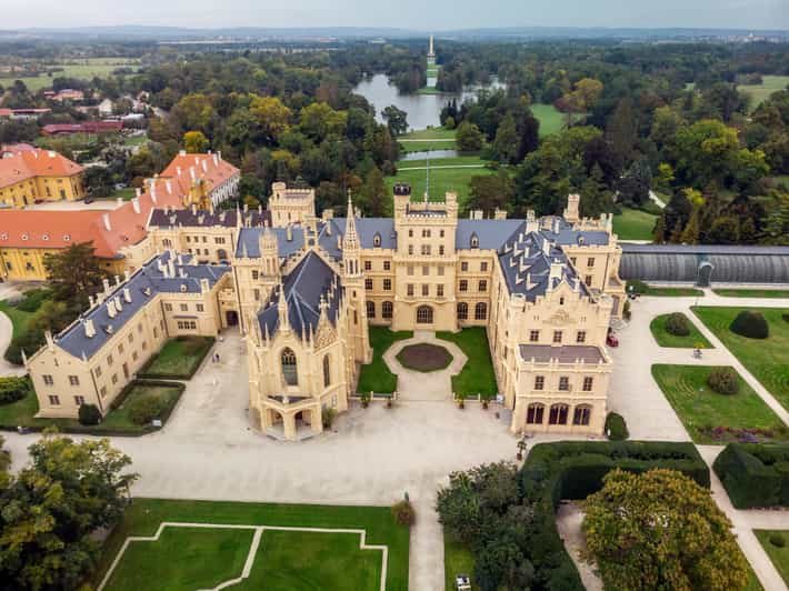 Private Day Trip From Vienna to Lednice, Valtice and Mikulov - Itinerary Details