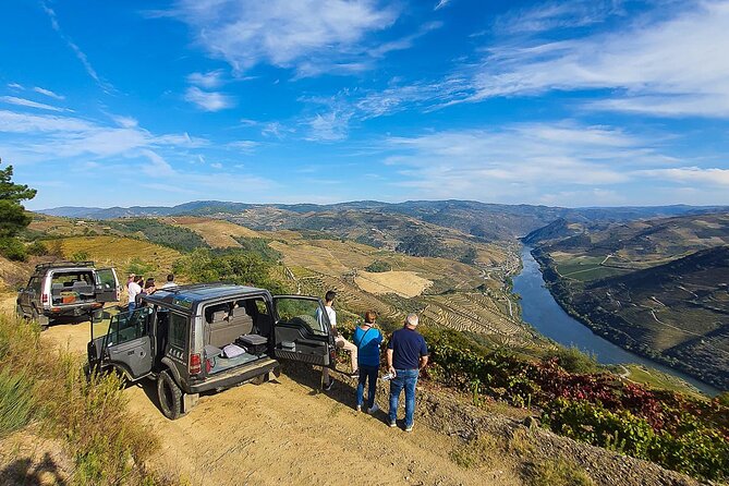 Private Douro and Porto 4x4 Tour With Wine Tasting and Boat Trip - Meeting and Pickup Details