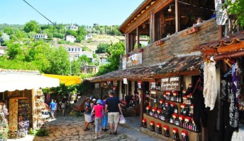 Private Ephesus and Sirince Village Tour From Kusadasi Port - Exploring the Ephesus Ancient City