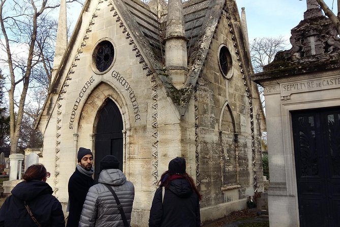 Private Guided Tour to Père Lachaise Cemetery in Paris - Highlights of Famous Tombs