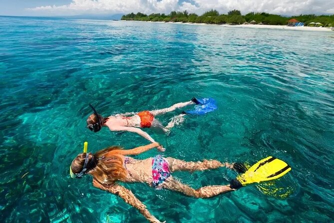 Private Half-Day Boat Tour With Snorkeling and Drinks - Meeting and Pickup