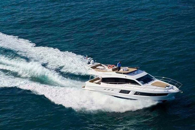 Private Luxury Yacht Cruise Around Atlantis and Dubai Marina - Food and Beverages