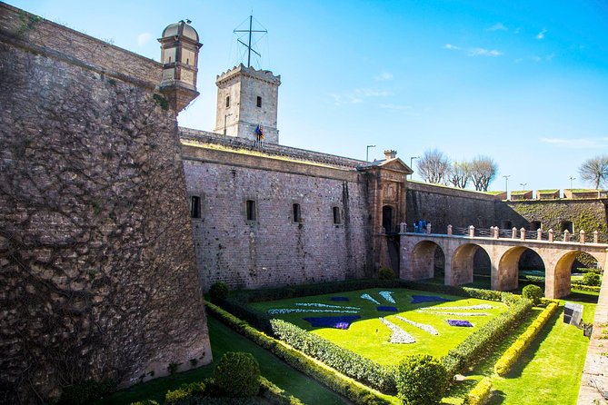 Private Montjuic Mountain Tour With Visit to Olympic Park and Plaza España - Discovering Montjuïc Castles History