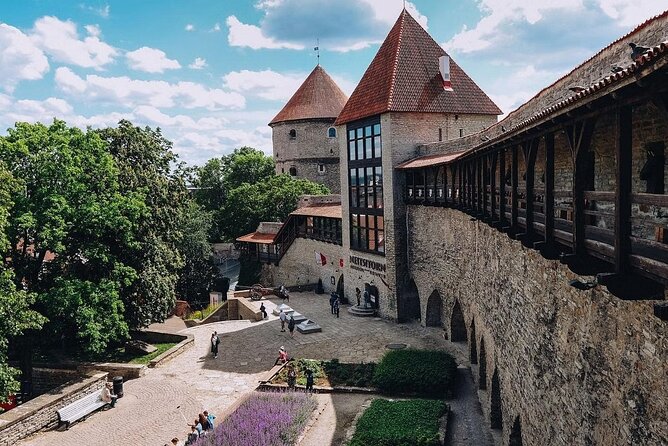 Private Self-Guided Audio Walking Tour in Tallinn Old Town - Tour Features