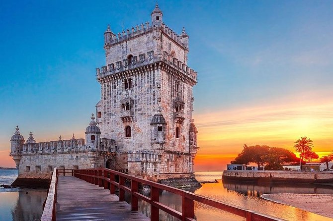 Private Tour: Lisbon Fado Dinner Show and Panoramic Night Tour - Included Features