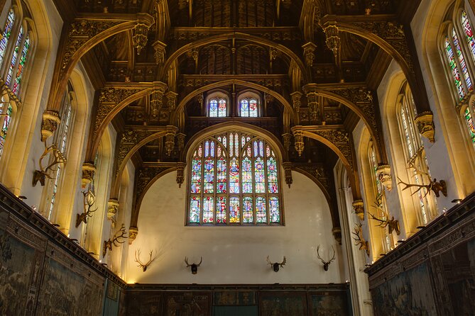 Private Tour of Hampton Court Palace With Award-Winning Architectural Historian - About the Guide