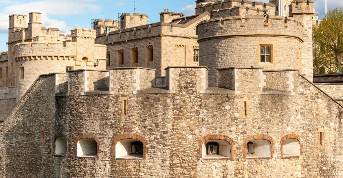 Private Tour of London With Rooftop Garden & Tower of London - Explore Londons Landmarks