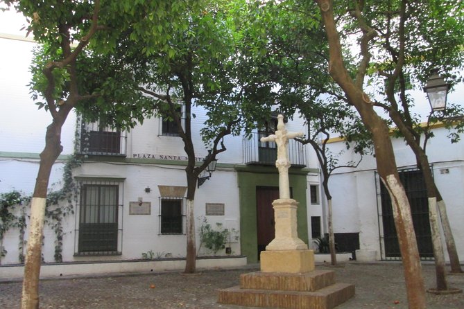 Private Tour Through the Old Jewish Neighbourhood. - Accessibility and Participation