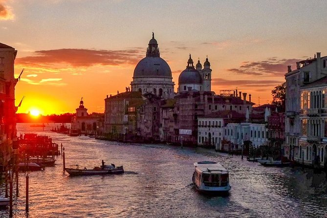 Private Tour: Venice Grand Canal Evening Boat Tour - Meeting and Pickup Location