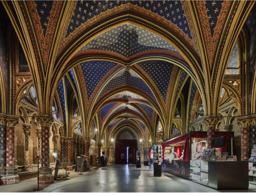 Private Walking Tour: Ste-Chapelle, Conciergerie, Notre Dame - Exploring Sainte-Chapelle