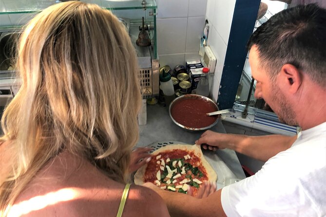 Quick Pizza Making Class in Pizzeria in Napoli Old Town - Highlights of the Experience