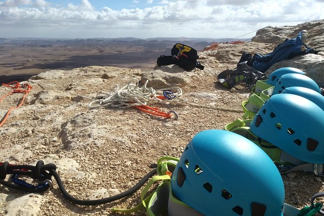 Rappelling Down the Ramon Crater Cliff - Meeting Point and Logistics