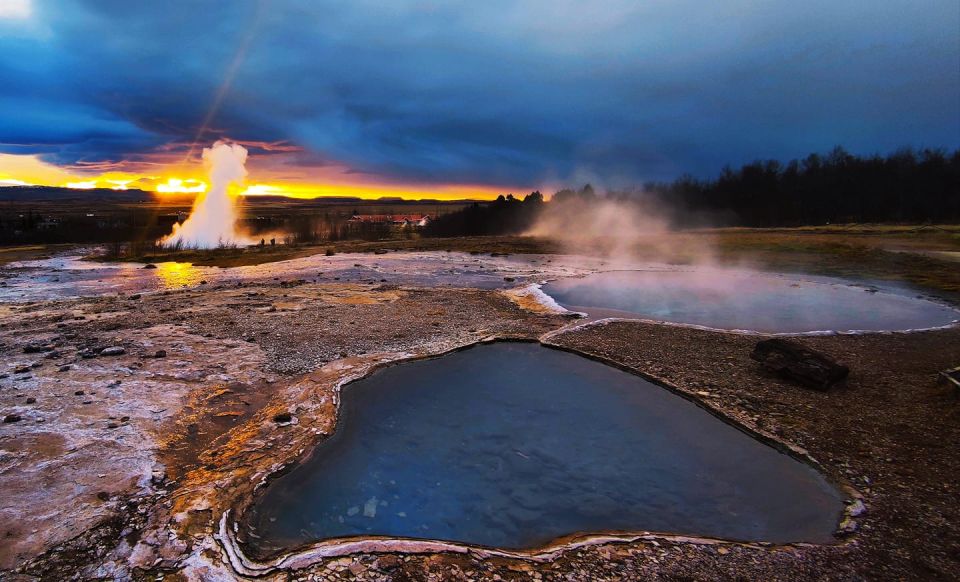 Reykjavik: Golden Circle, Kerid Crater and Sky Lagoon Tour - Experience the Geysir Geothermal Area