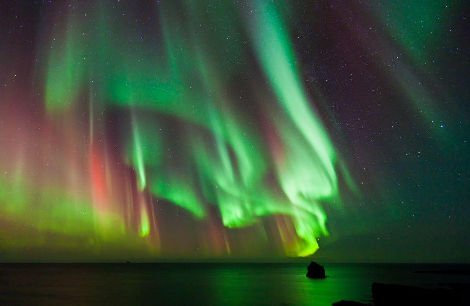 Reykjavik: Premium Northern Lights Tour With Free Photos - Whats Included