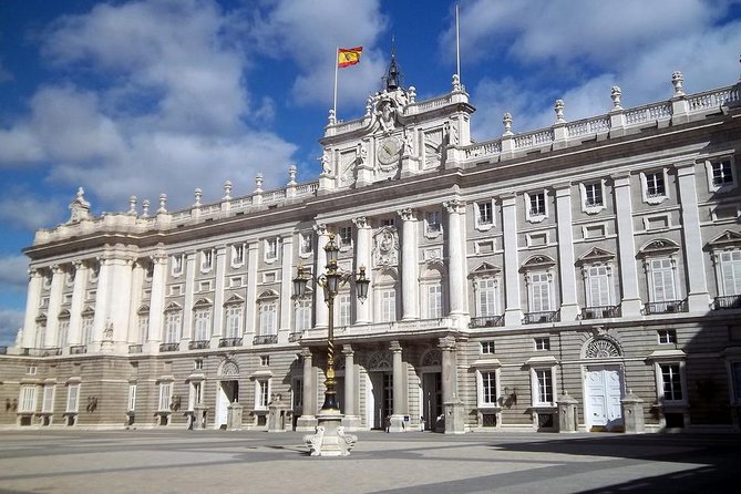 Royal Palace of Madrid Early Entrance Tour Skip-The-Line Ticket - Masterpiece Artwork and Period Décor