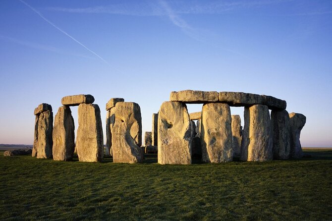 Royal Windsor & Stonehenge Private Tour - Meeting and Pickup