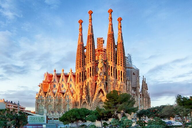 Sagrada Familia Skip the Line Ticket With Audioguide - Admission and Amenities