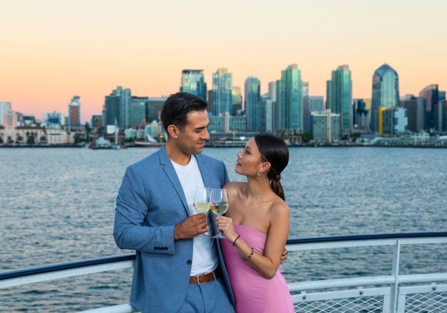 San Diego: Buffet Fall-Themed Dinner Cruise With Drinks - Experience Highlights