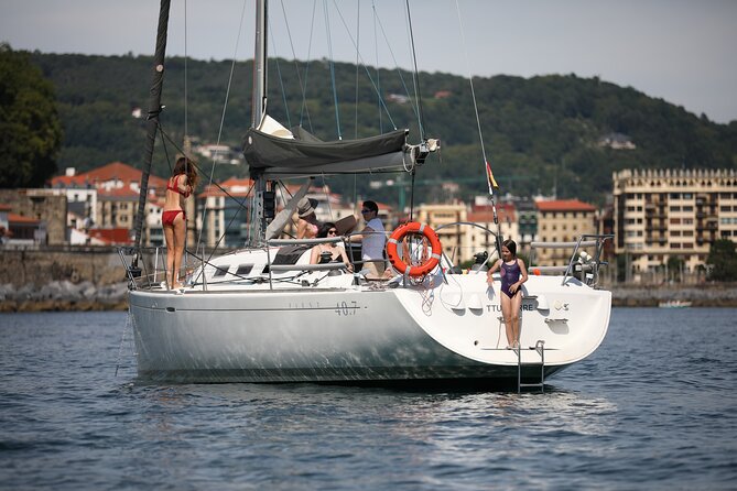 San Sebastian Private Sailing at La Concha Beach & Pasai Donibane - Discovering the Basque Fishing Village