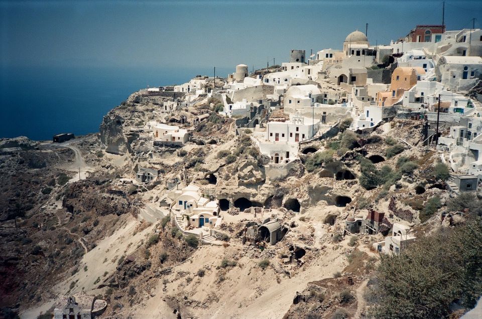 Santorini: Megalochori and Oia Guided Tour With Wine Tasting - Itinerary Highlights