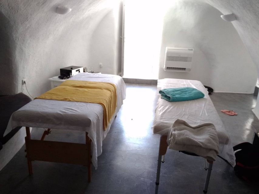 Santorini: Mobile Massage at Your Private Villa or House - Massage Experience