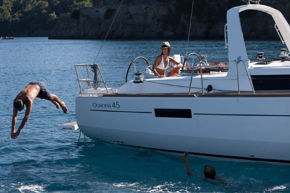 Santorini: Private Caldera Sailing Trip With Open Bar & Meal - Experience and Highlights