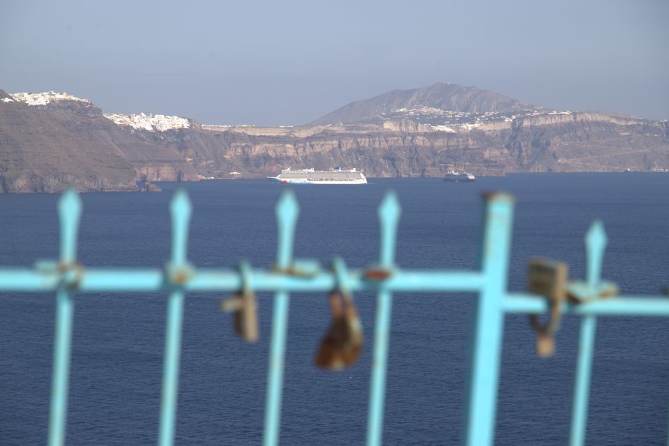 Santorini:2Hrs Wedding Proposal Photoshooting - Planning and Consultation