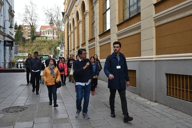 Sarajevo Grand Tour: Old Town, Olympic Bobsled, War Tunnel & More - Visiting the Gazi Husrev Beg Mosque