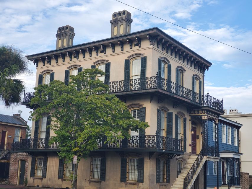 Savannah: Guided Walking Tour of the Historic District - Exploring Colonial Architecture