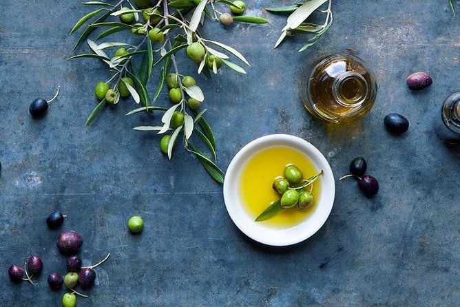 Semi Private Wine and Olive Oil Tour (Transfer & Lunch Incl.) - Olive Oil Experience