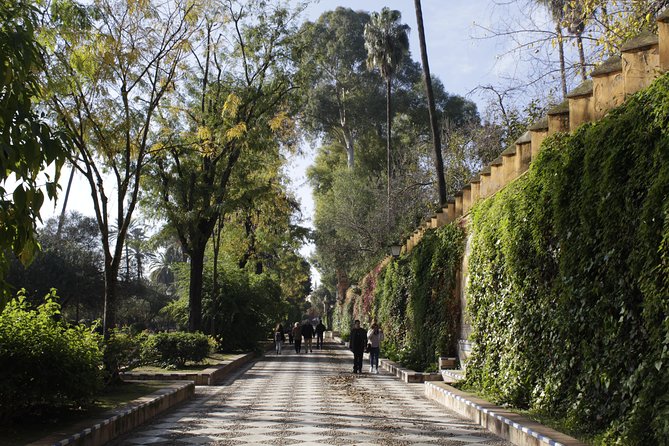 Seville Highlights: Private Family Guided Tour - Moorish Architectural Highlights