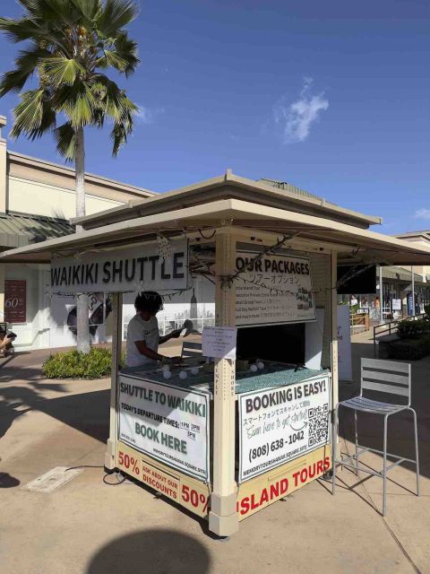 Shuttle to Premium Discount Shopping on Oahu - Waikele Premium Outlets