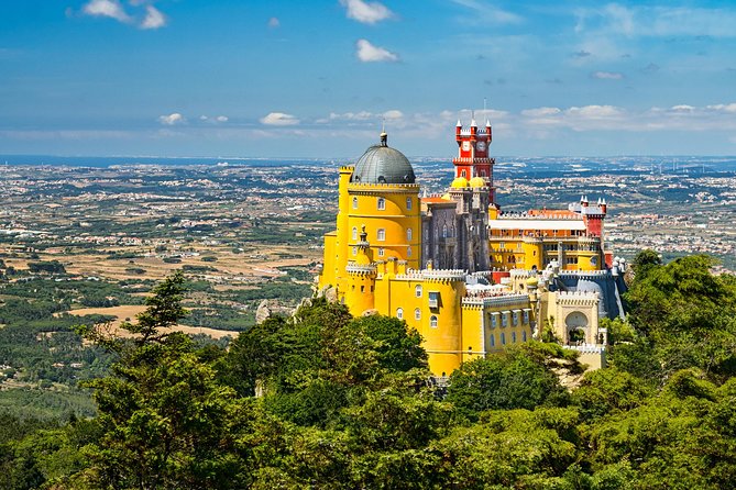 Sintra Palaces Private Tour With Pena Palace and Quinta Da Regaleira - Itinerary Highlights