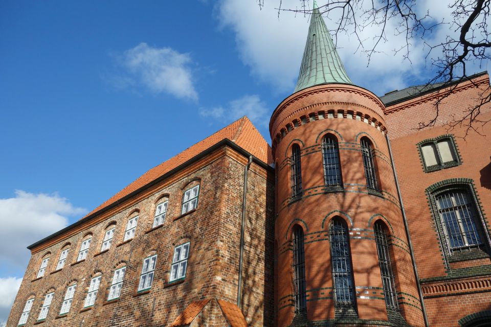 Skip-the-line European Hanseatic Museum & Old Town Tour - Highlights of the Tour