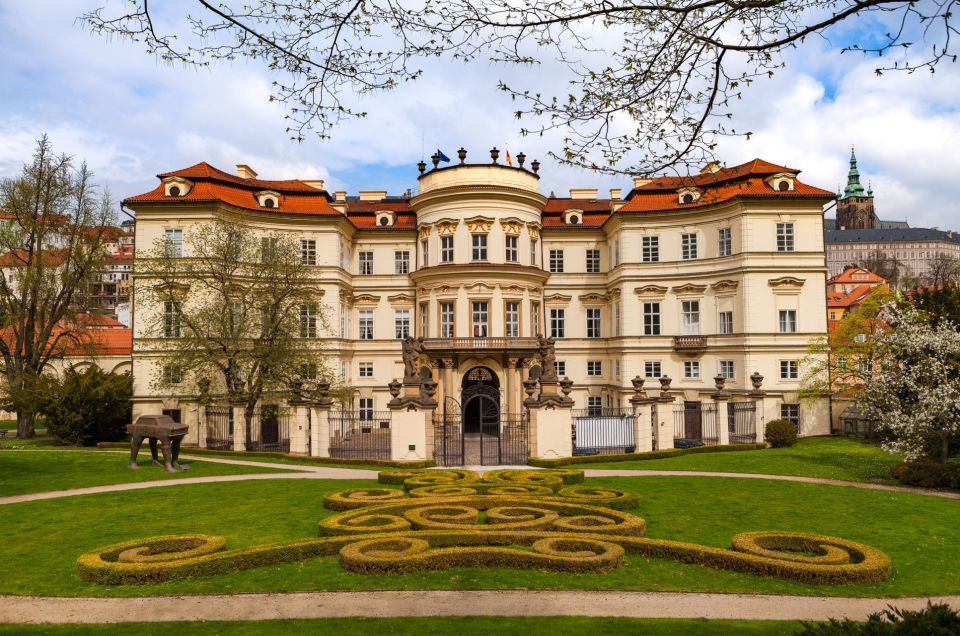 Skip-the-line Lobkowicz Palace Private Tour & Concert - Meeting Point