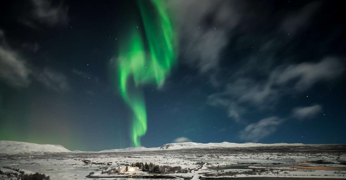 Small-Group Premium Northern Lights Tour From Reykjavik - Tour Description