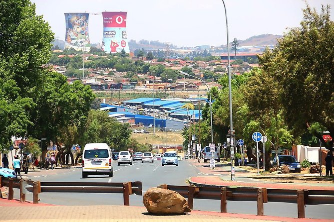 Soweto and Apartheid Museum Guided Tour - Exploring Soweto