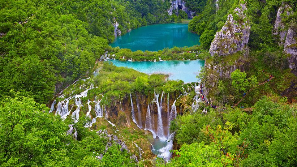 Split: Transfer to Zagreb With Plitvice Lakes Entry Tickets - Experience Highlights