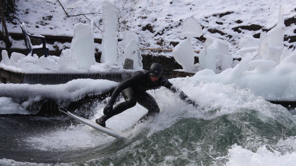 Surfing on Munich All Year Even Winter: Englischer Garten - Suitable Participants