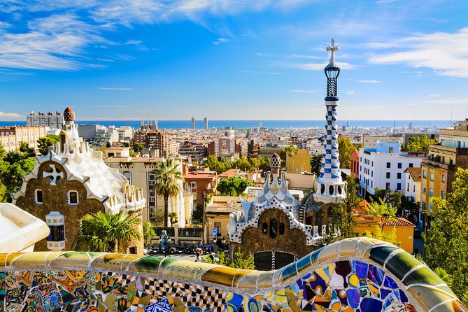 The Best of Gaudi Tour: Fast Track Sagrada Familia & Park Guell - Priority Access and Guided Tour