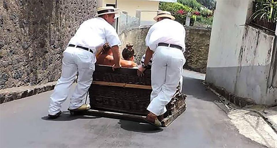 Toboggan Ride & Madeira Wine Tasting Tour - Funchal Market