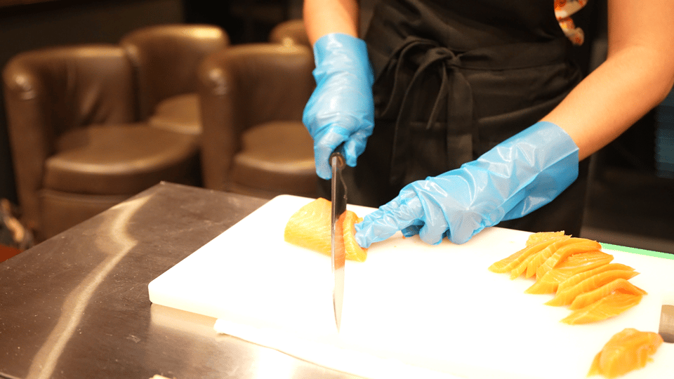 Tokyoshinjukuyasukuni: Sushi Making Experience With a Chef - Souvenirs and Completion Certificate