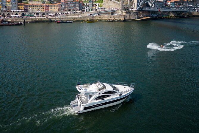 Tour by Boat With Porto Wine and Chocolates Tasting - Meeting and End Points