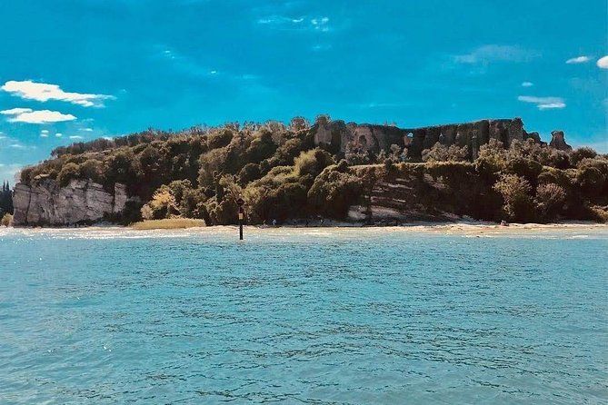 Tour in a Boat From Sirmione to the Isola Del Garda - Boat Journey