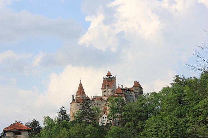 Tour of the 3 Castles: Bran, Rasnov and Peles in English (Native English Guide). - Key Attractions