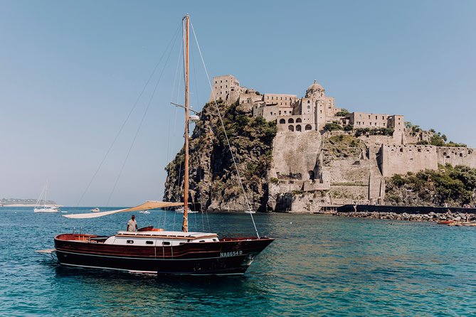 Tour of the Island of Procida in a Schooner - Included in Tour